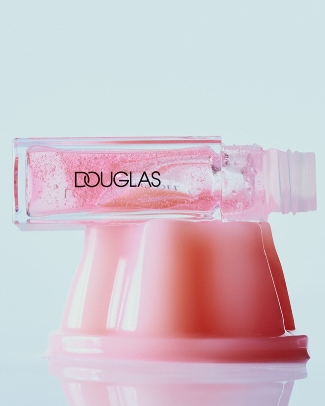 Erfrischender Jelly-Make-up von Douglas mit transparenter, gelartiger Textur für einen strahlenden Look. Jetzt Jelly-Team zusammenstellen!