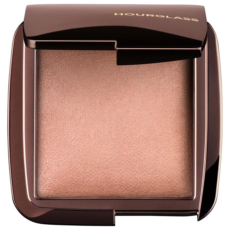 Hourglass – Ambient Lighting Highlighter 10 g Radiant Light (6869 € / 1 kg)