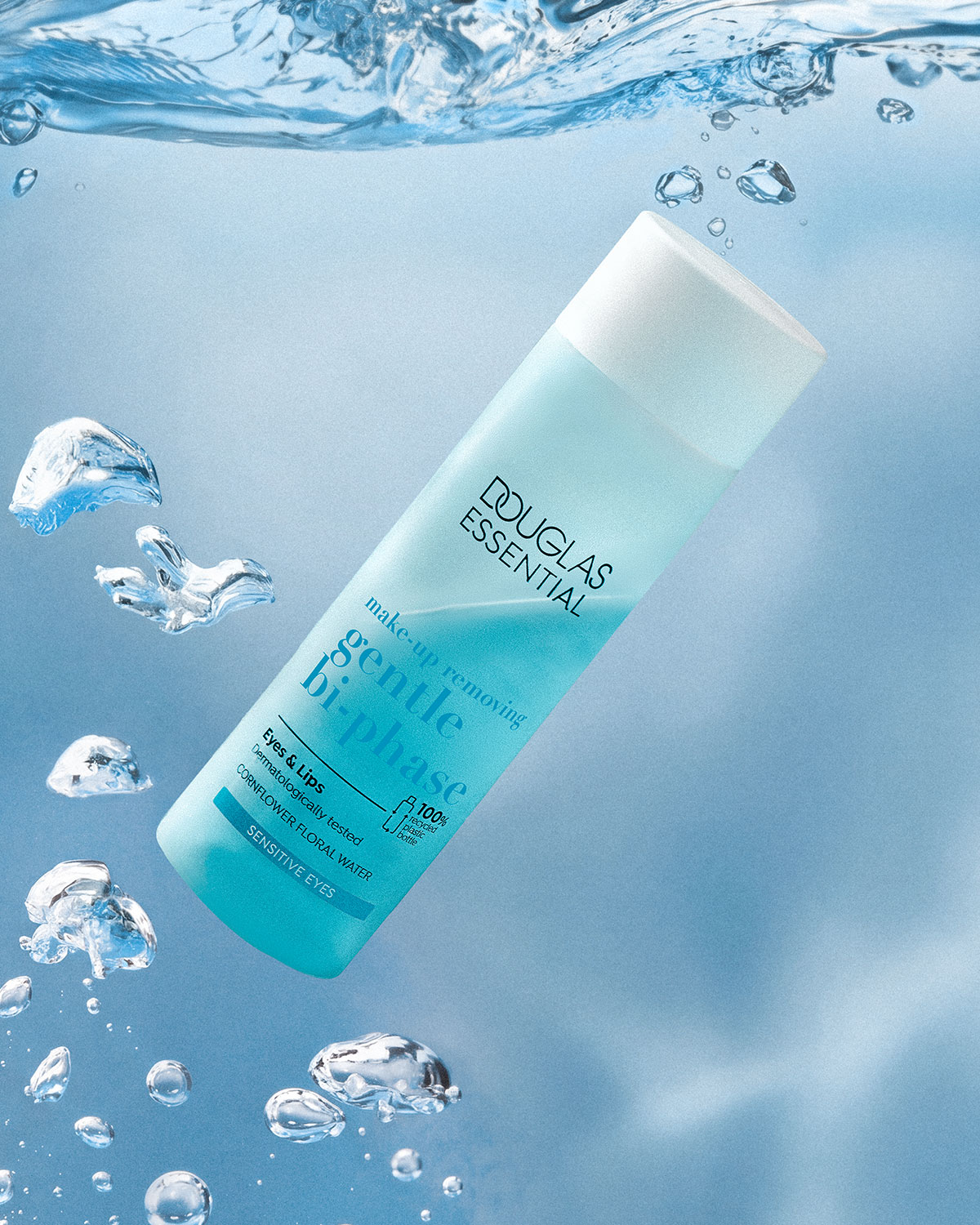 Das Douglas Essential Make-up-Entferner-Produkt ist eine sanfte 2-Phasen-Formel für Augen und Lippen, dermatologisch getestet und mit Kornblumenwasser angereichert, ideal für empfindliche Augen.