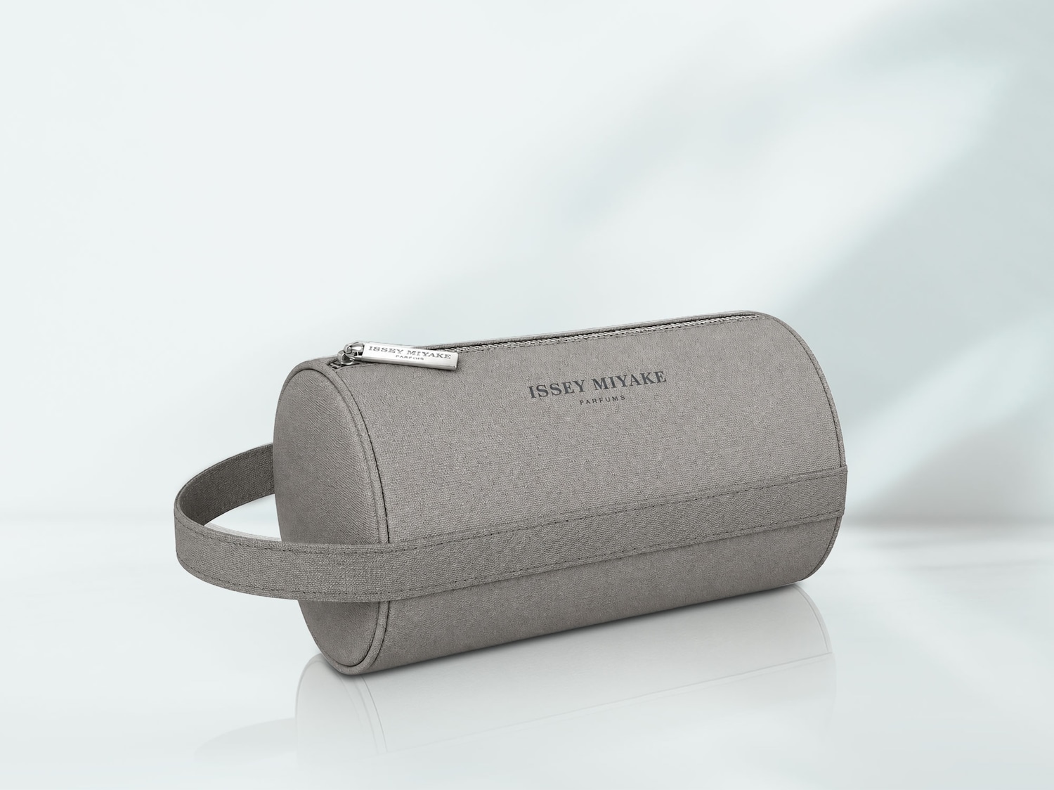 SD-82921_Teaser_Issey-Miyake_Split-2001x1500.jpg