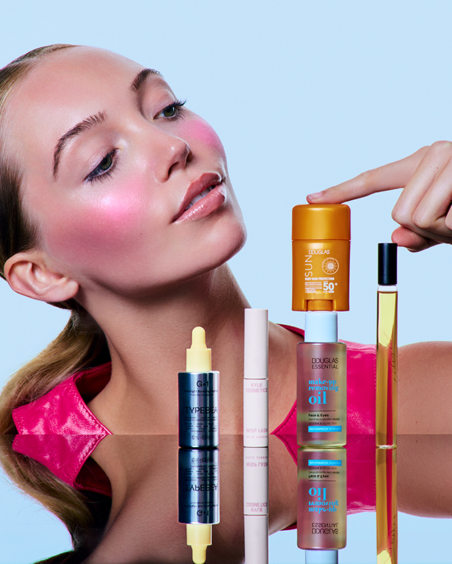 Entdecke kleine Schönheitshelfer: Sonnencreme LSF 50, Gesichtsöl, Wimpernserum und mehr im Mini-Format, ideal für unterwegs und zum Testen.