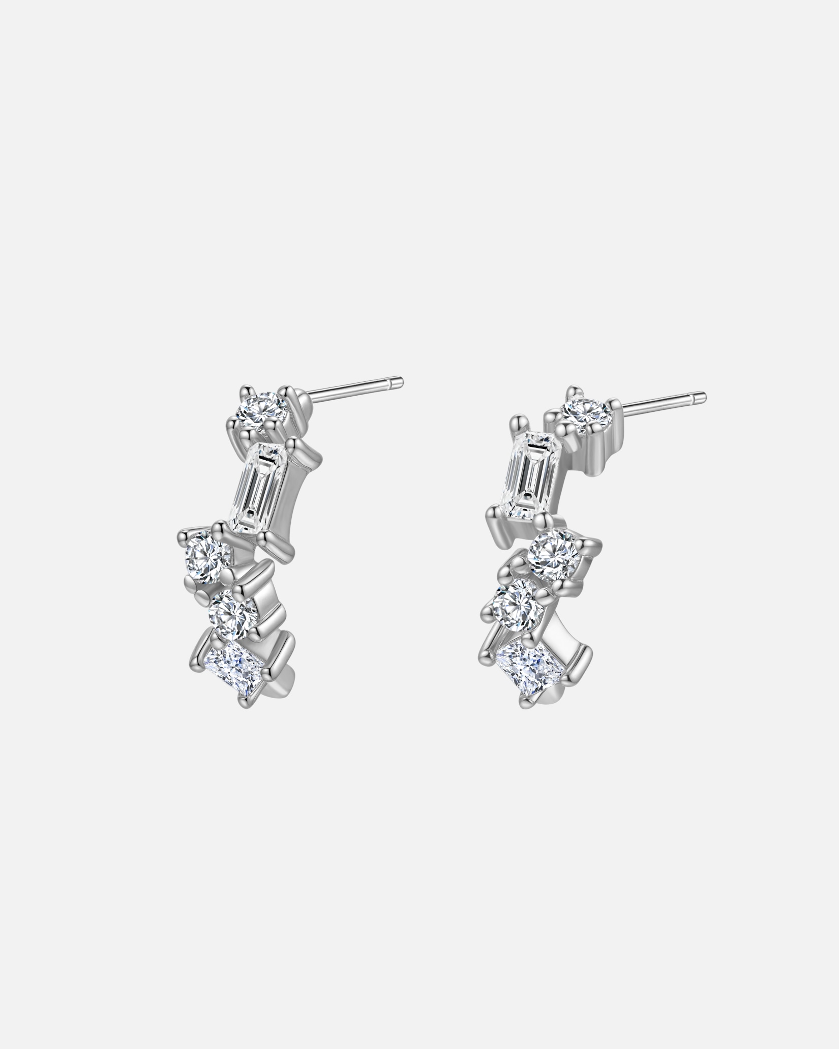 Ohrringe für Weiblich Hey Happiness Default Brand Line Zarte Zirkonia Hoop Ohrstecker, 925 Silber Silber