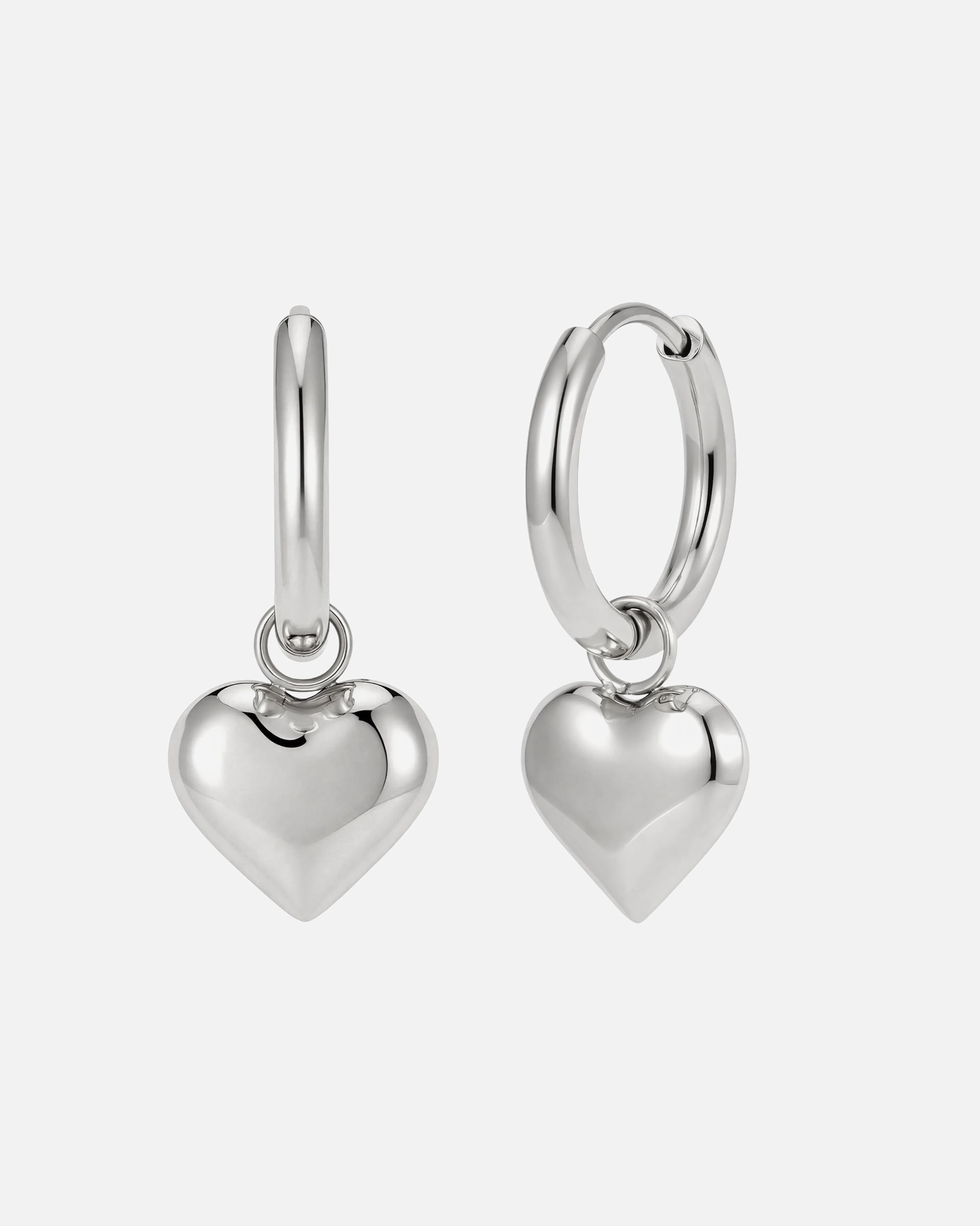 Creolen für Weiblich GOOD.designs Creolen mit Herzanhänger Silber