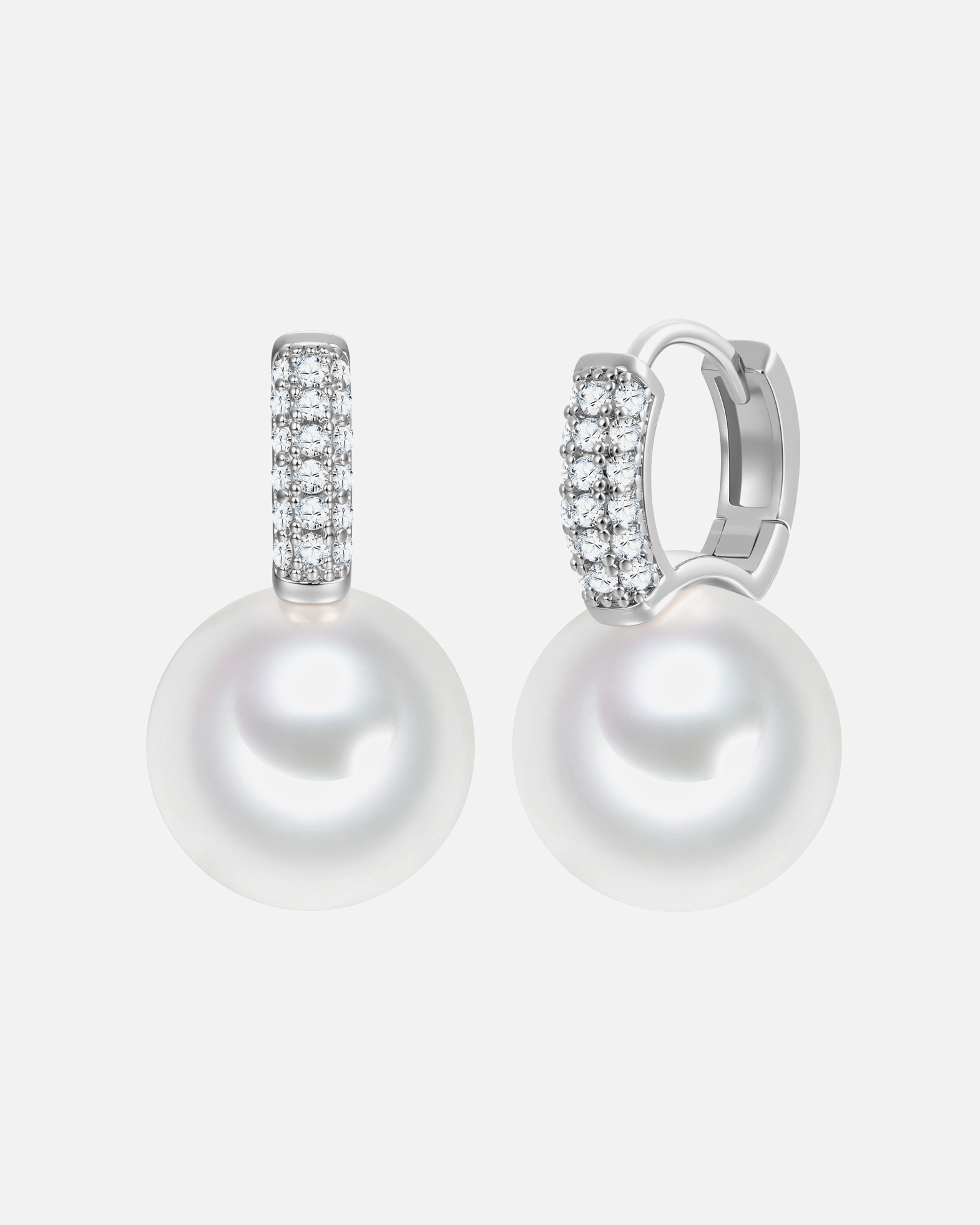 Creolen für Weiblich Lulu & Jane Perlen-Creolen aus Messing in silber mit Zirkonia Glasperle 21,3 mm