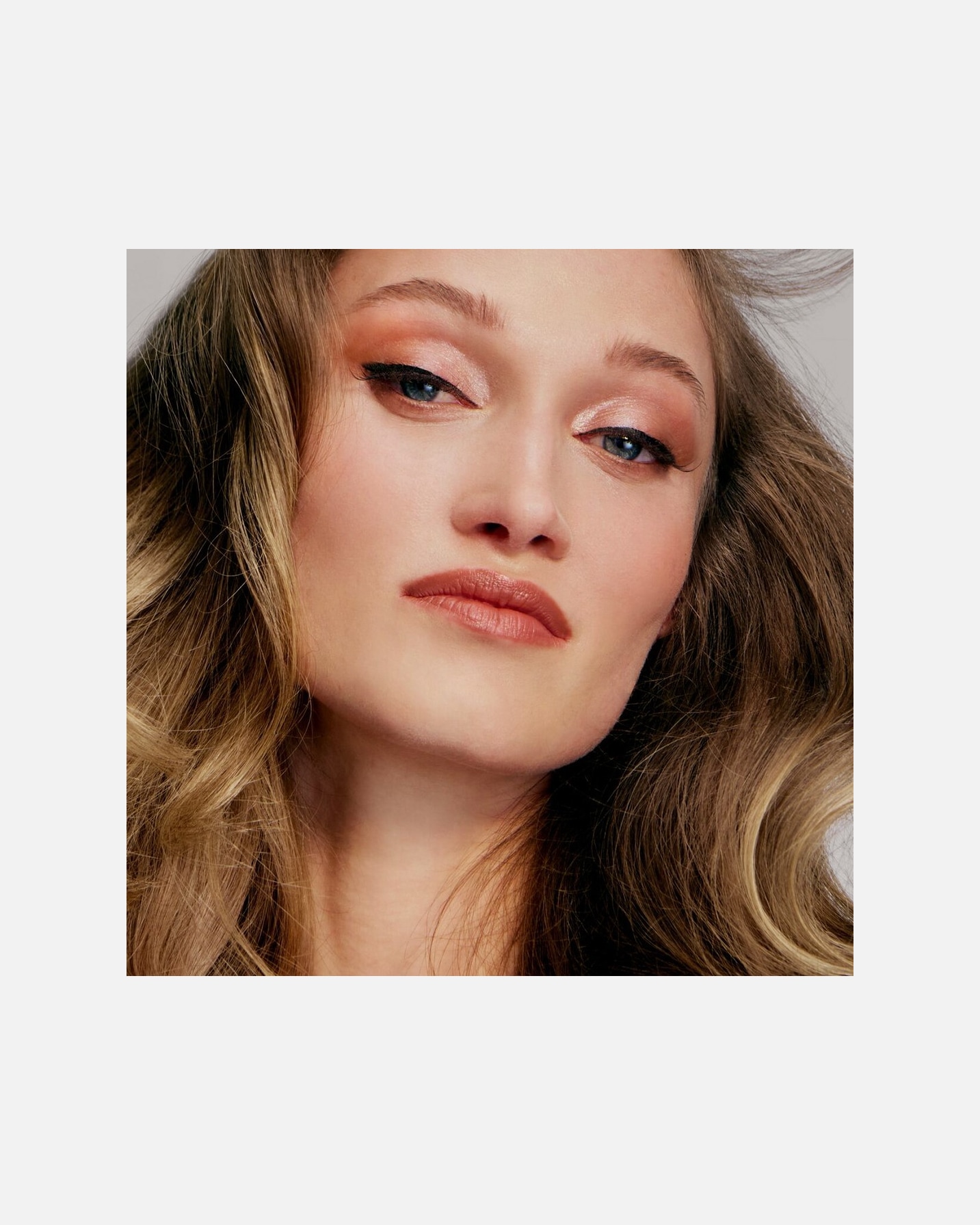 Braut Styling für Unisex Douglas Braut-Make-up (Probetermin) 90 Minuten