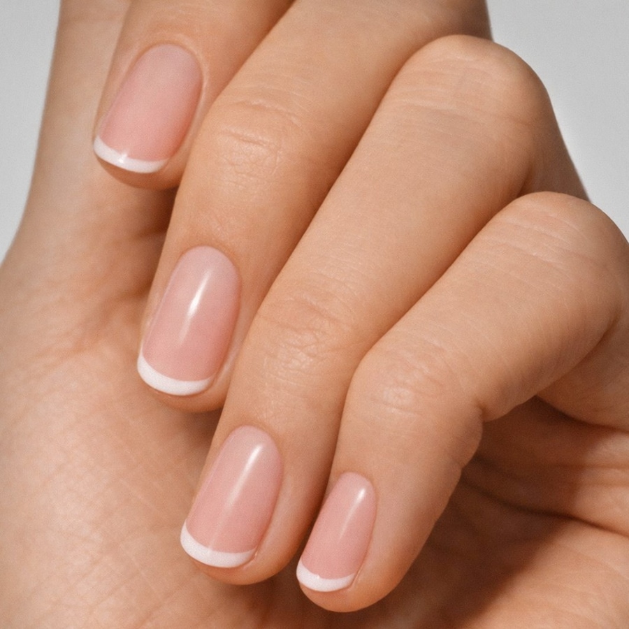 Douglas extralang und Farbe oder French (bei Gelnägeln)Beauty Services | 120.0 min | 0,17 / 1.0 min